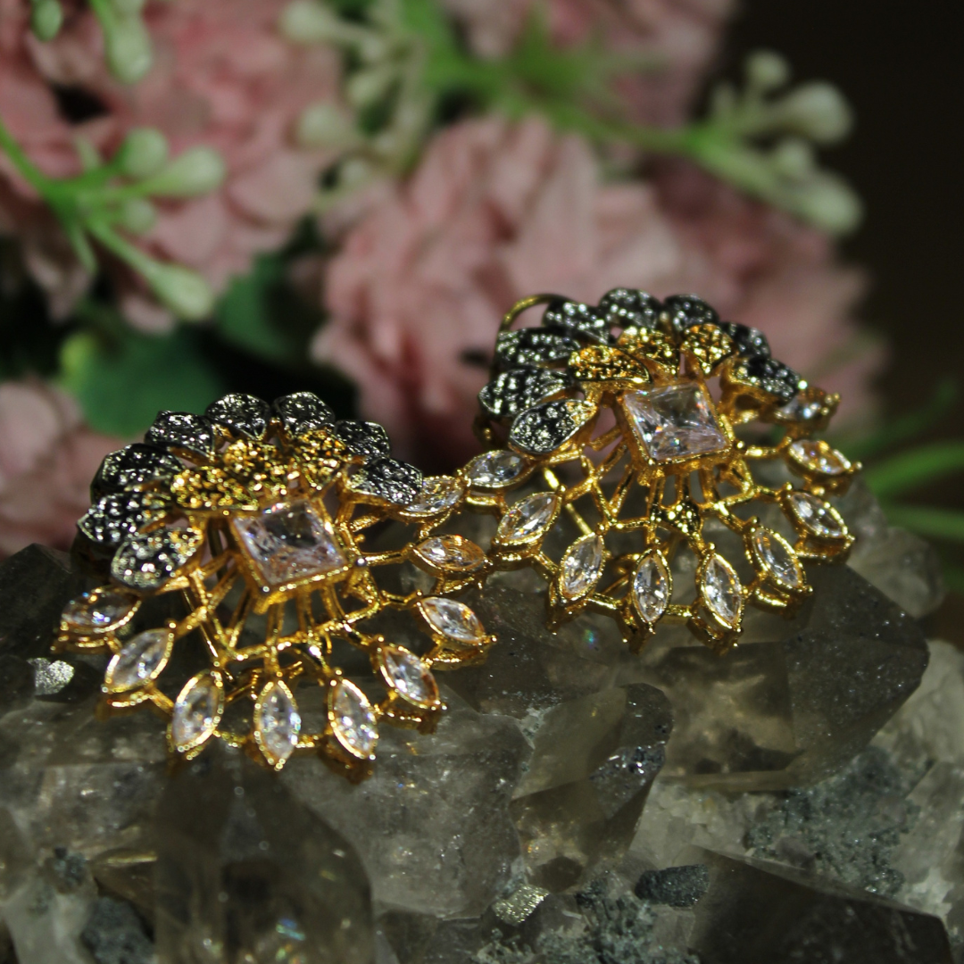 Şahane - Elegant Floral Earrings