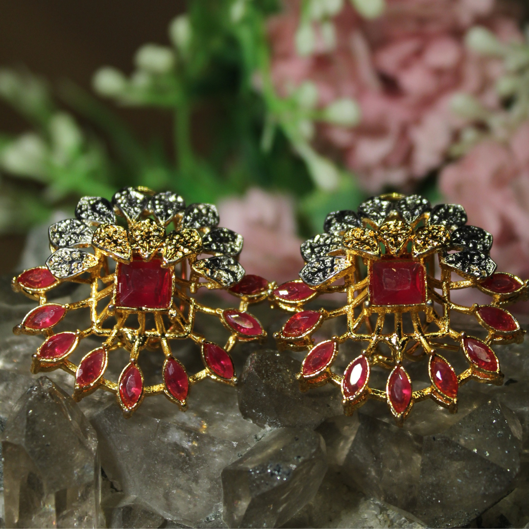 Şahane - Elegant Floral Earrings