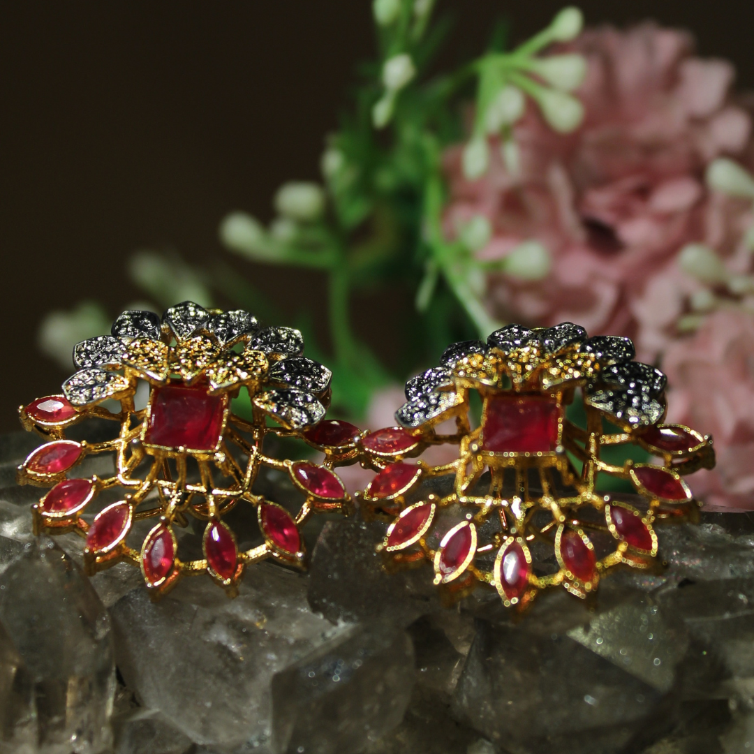 Şahane - Elegant Floral Earrings