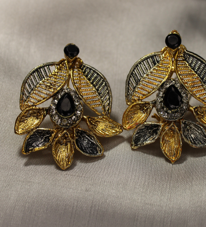 Zumrut Ear Ring