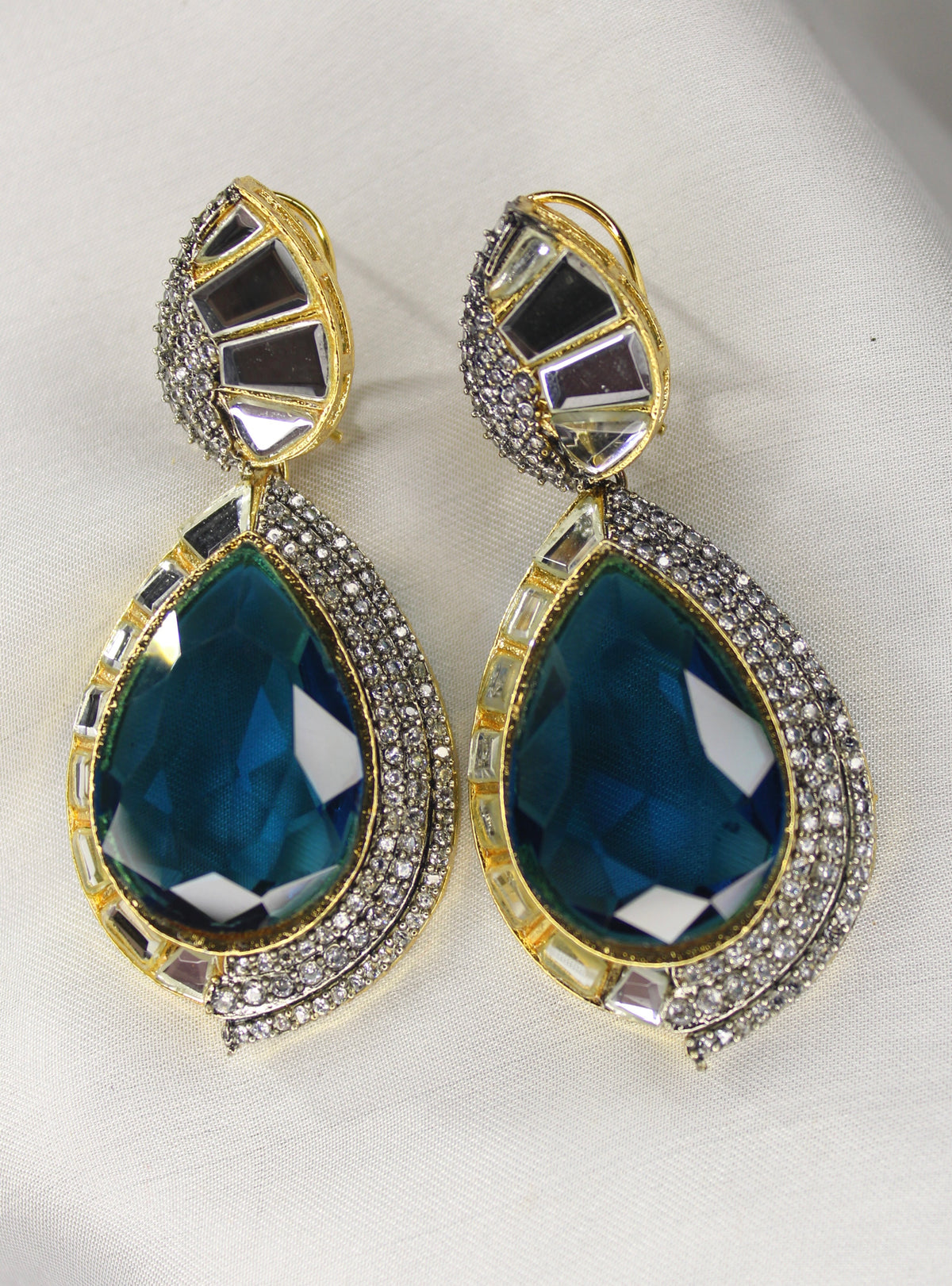 Aylin Ear Ring