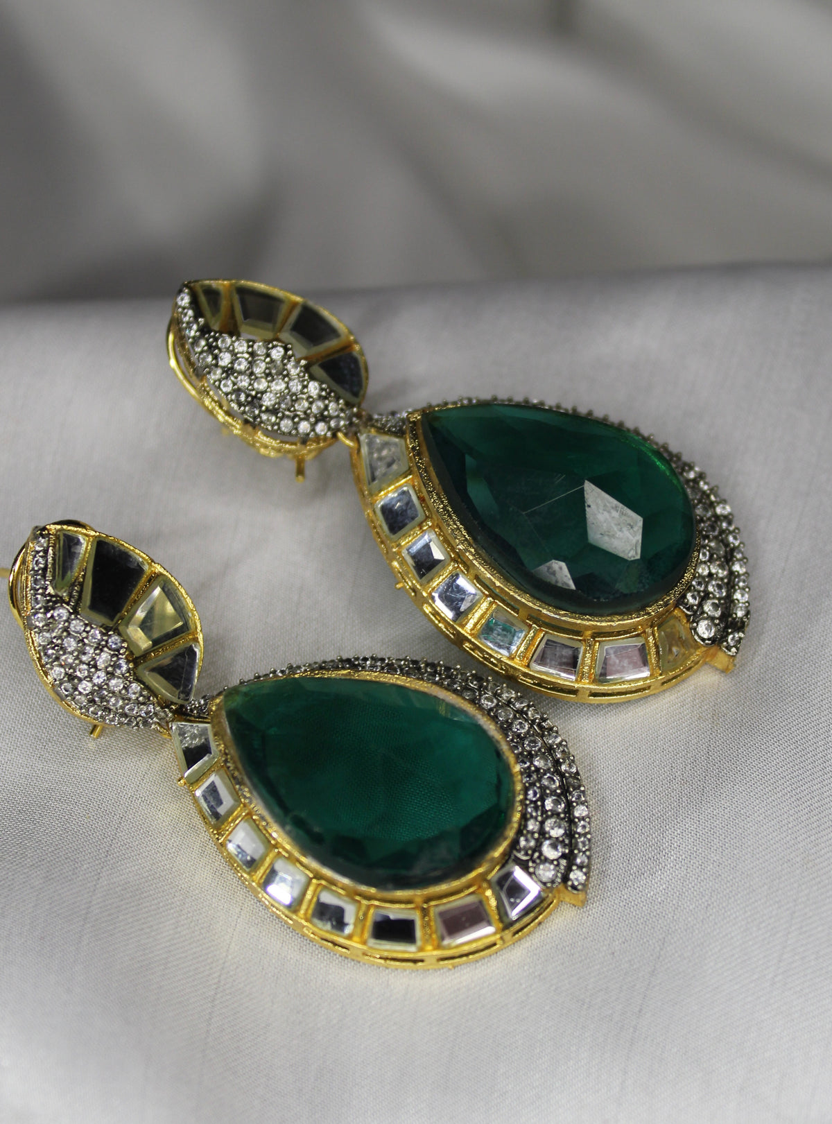 Aylin Ear Ring
