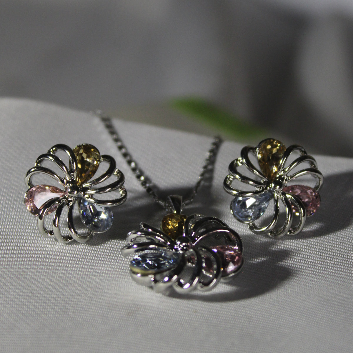 Fleuris Locket Set