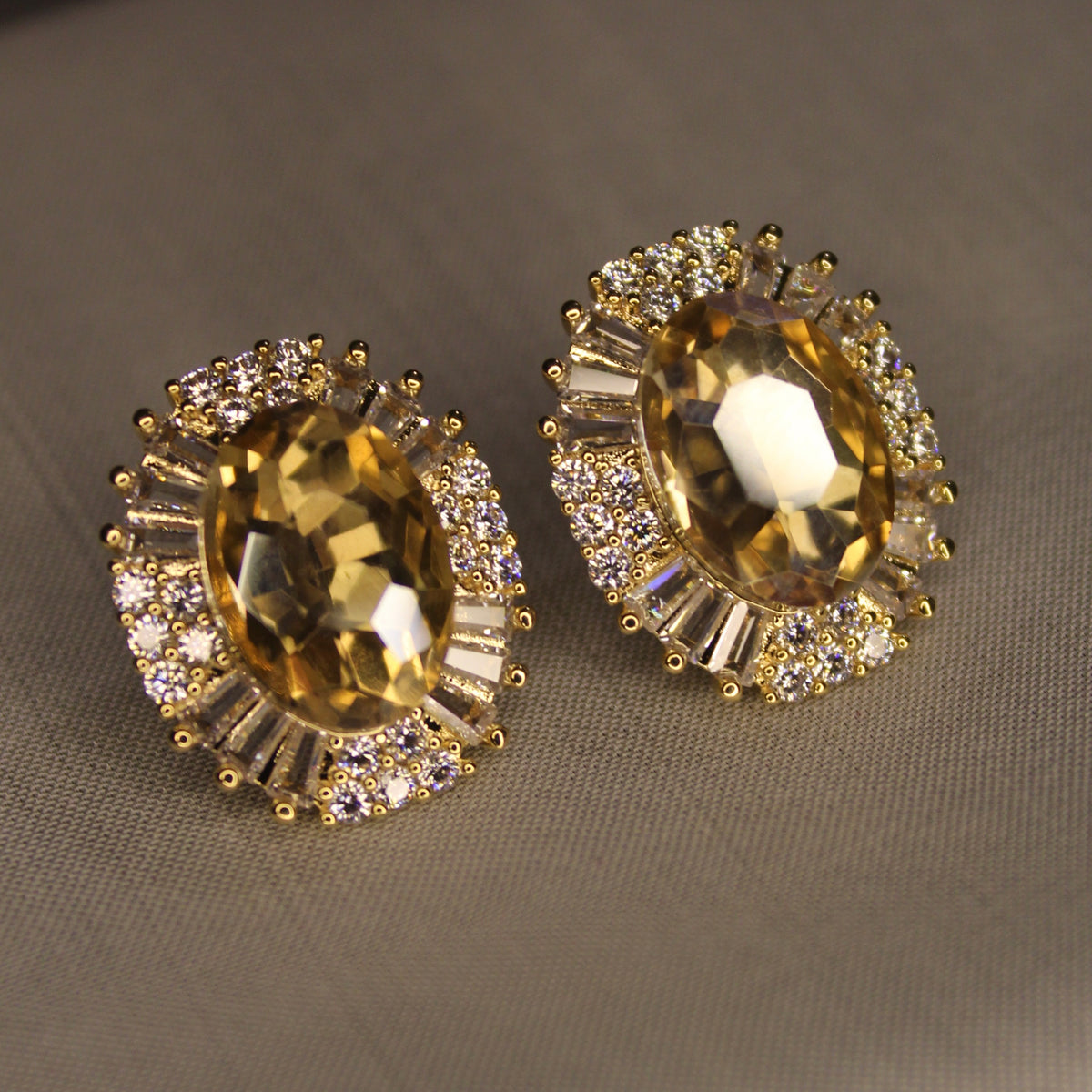 Glaciera  Ear Ring