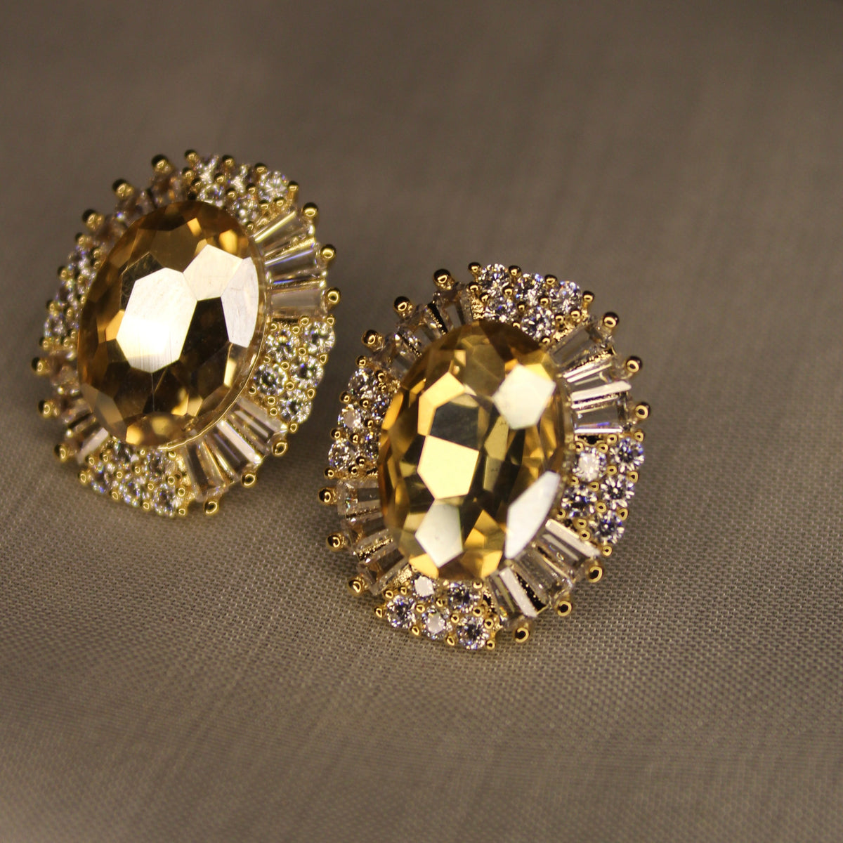 Glaciera  Ear Ring