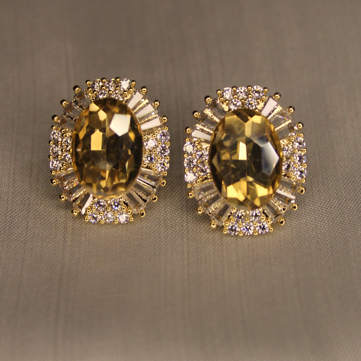 Glaciera  Ear Ring