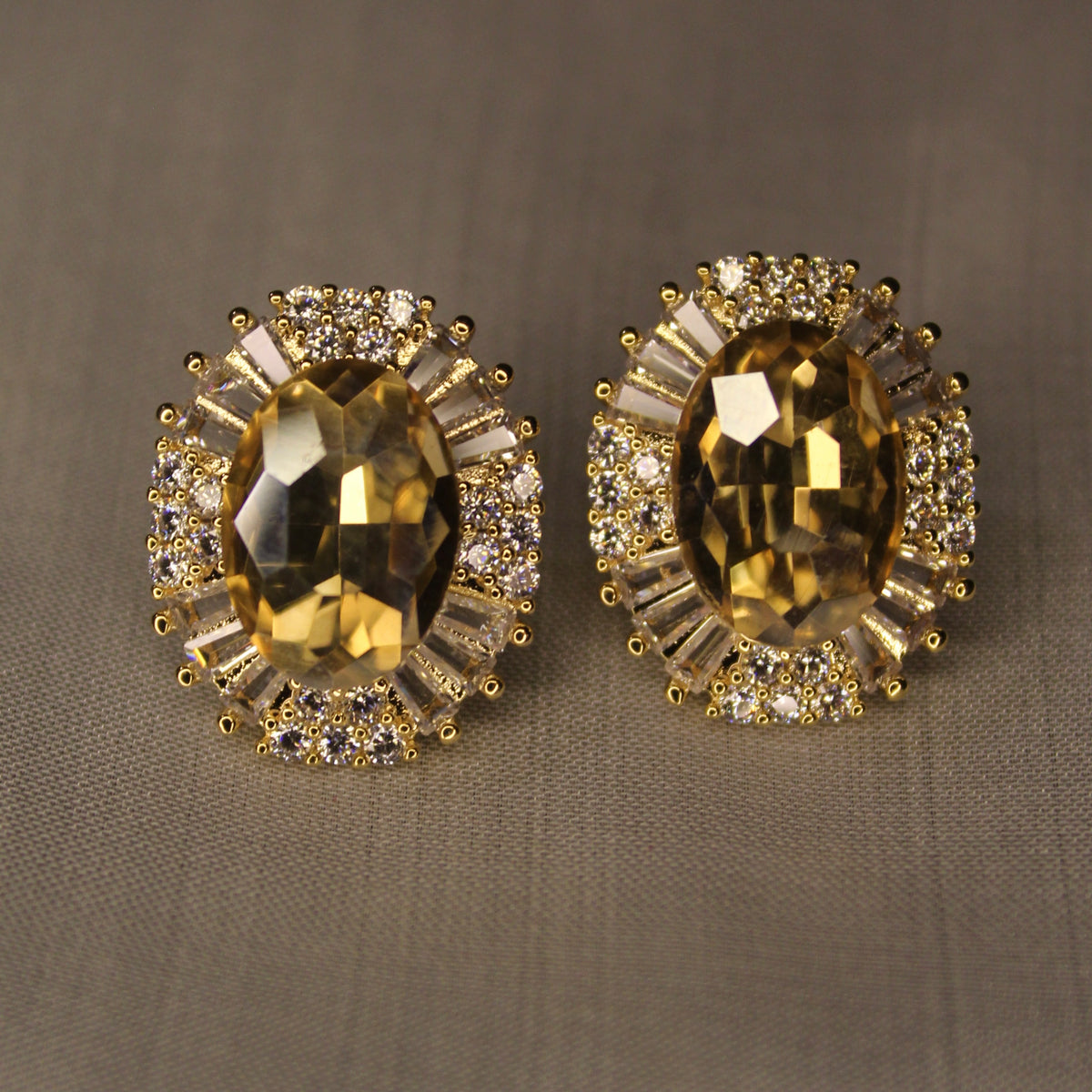 Glaciera  Ear Ring