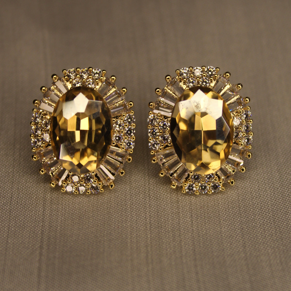 Glaciera  Ear Ring