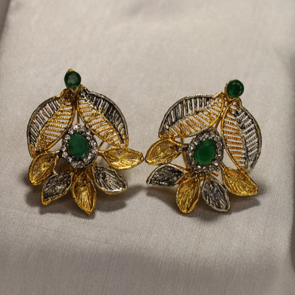 Zumrut Ear Ring