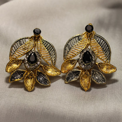 Zumrut Ear Ring