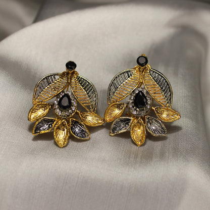 Zumrut Ear Ring