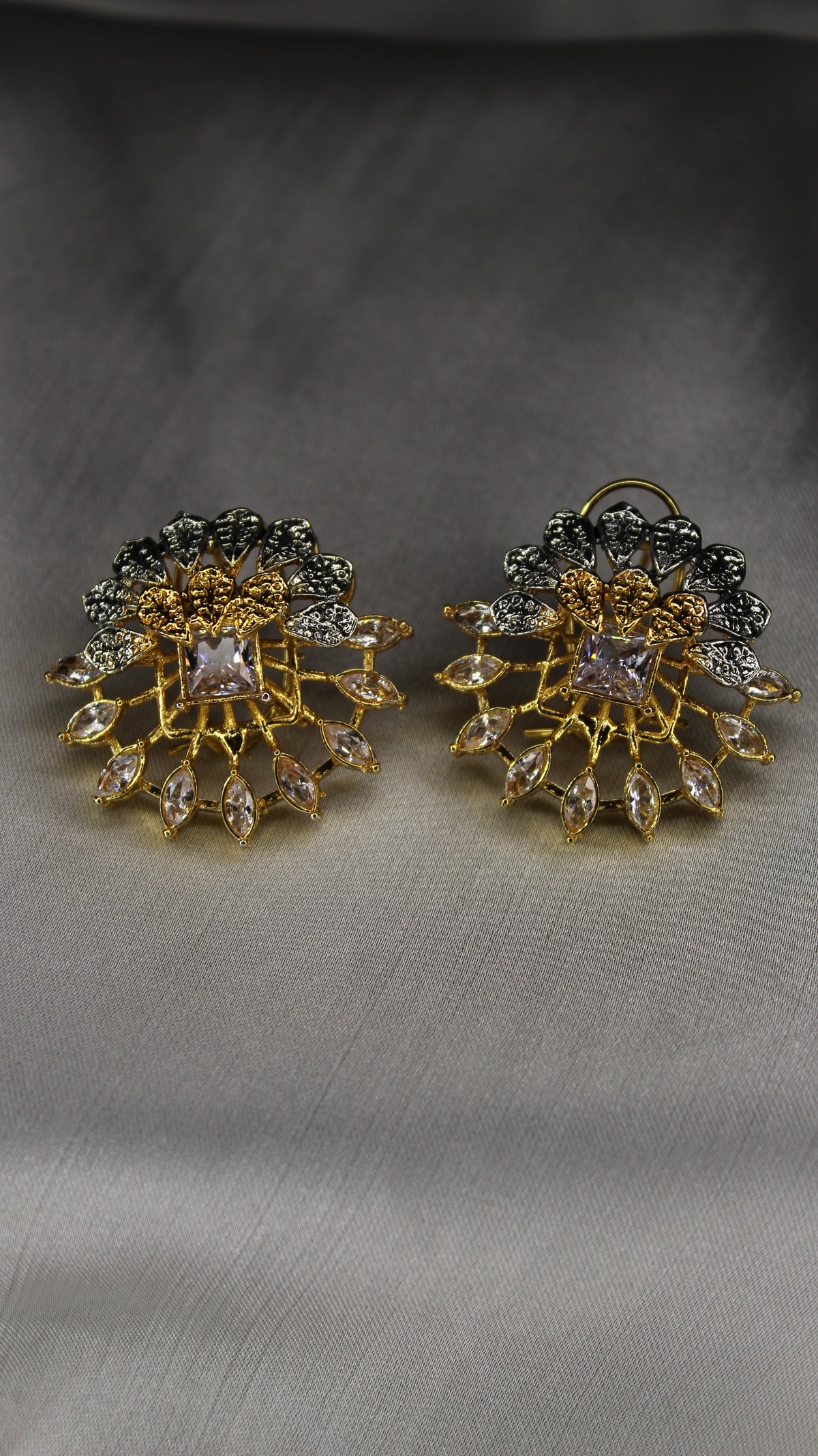 Sahane Elegant Ear Ring