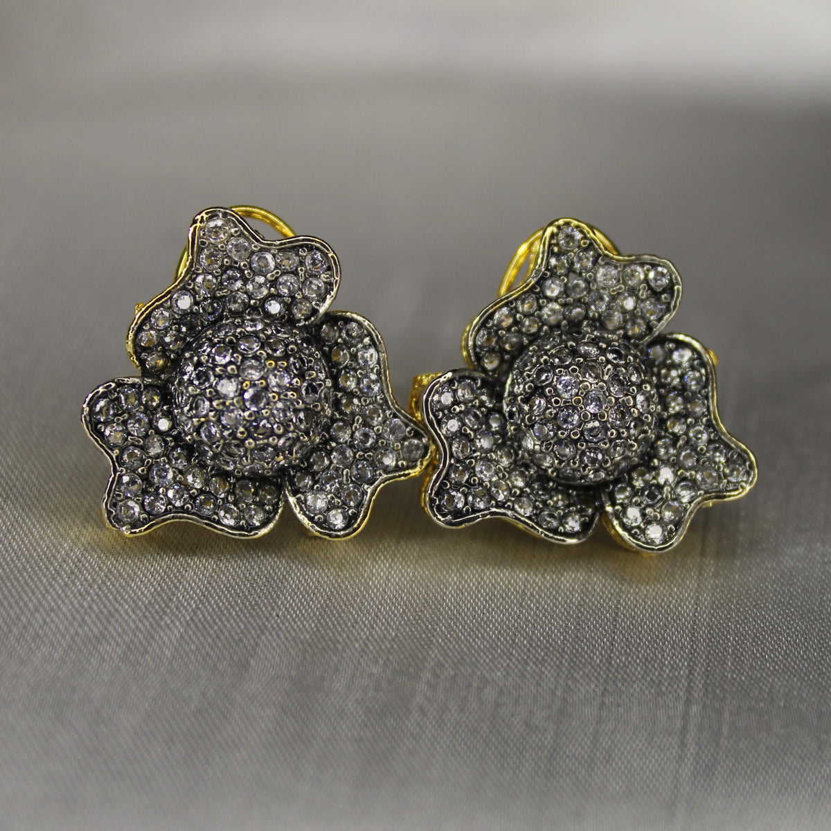 Gecenin Ear Ring