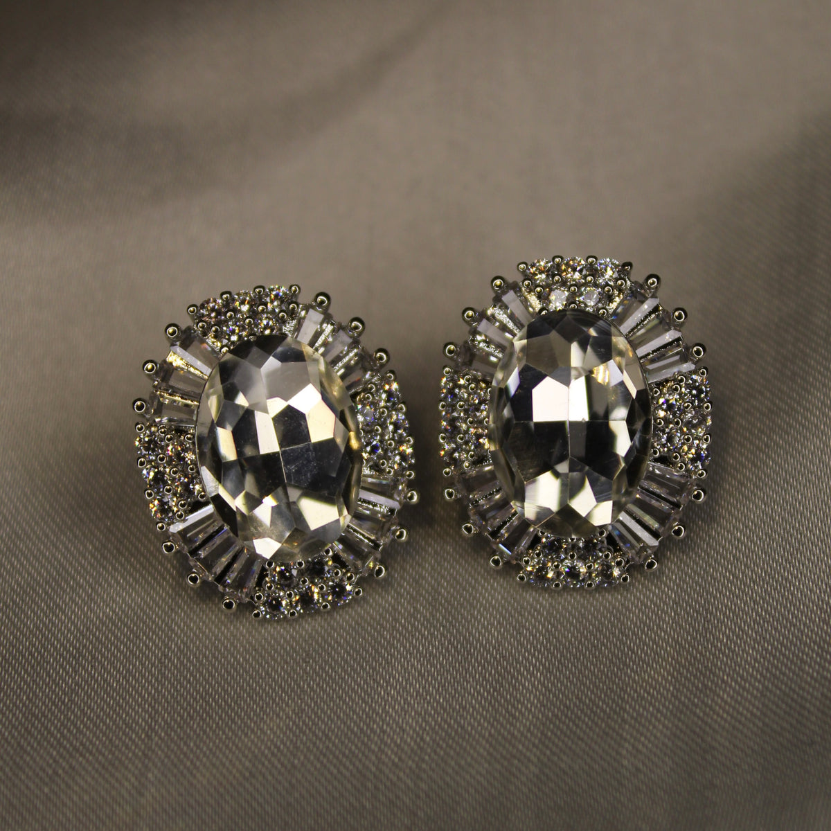 Glaciera  Ear Ring