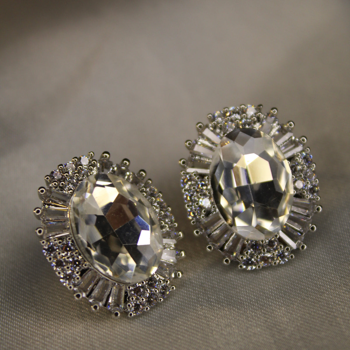 Glaciera  Ear Ring