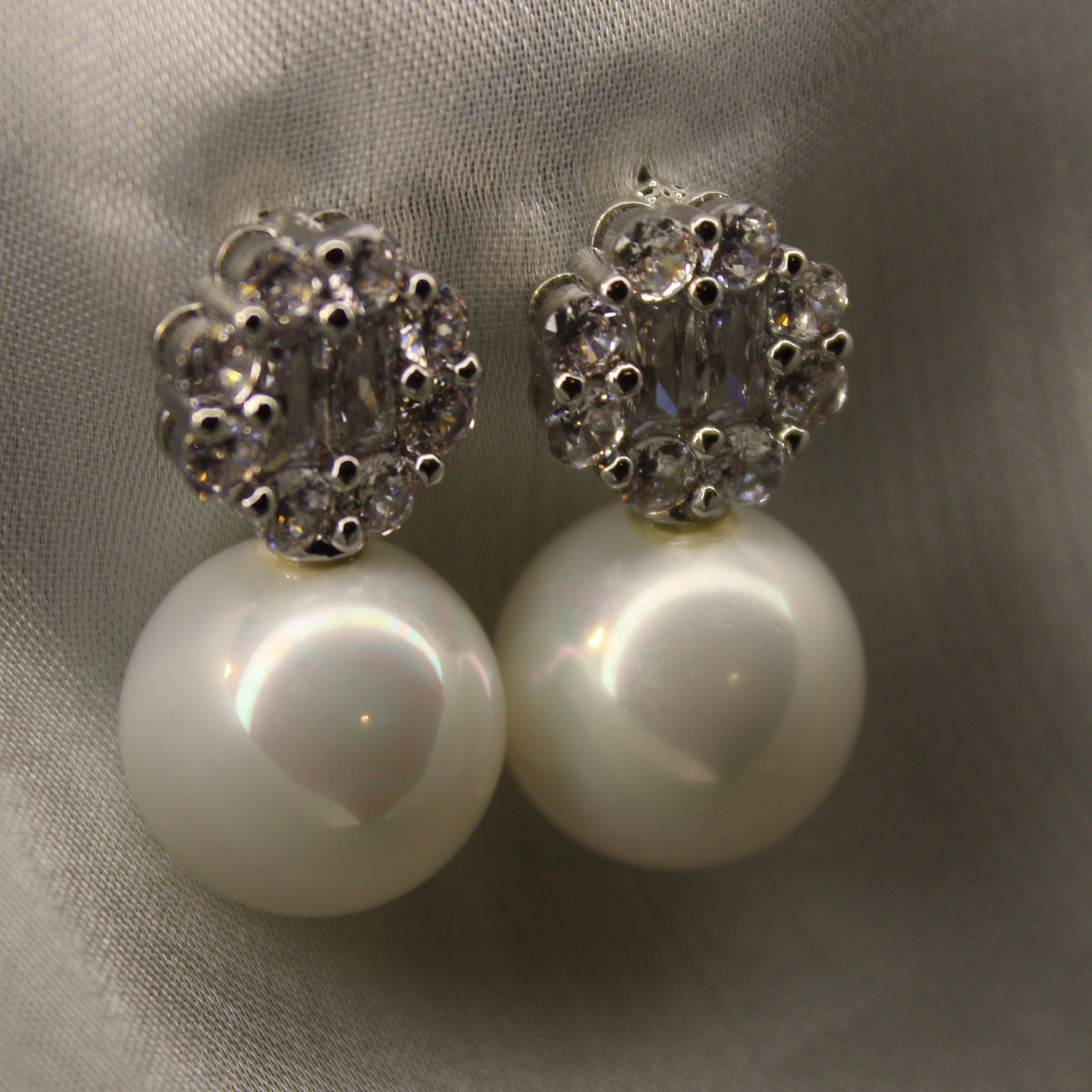 Opaline Ear Ring