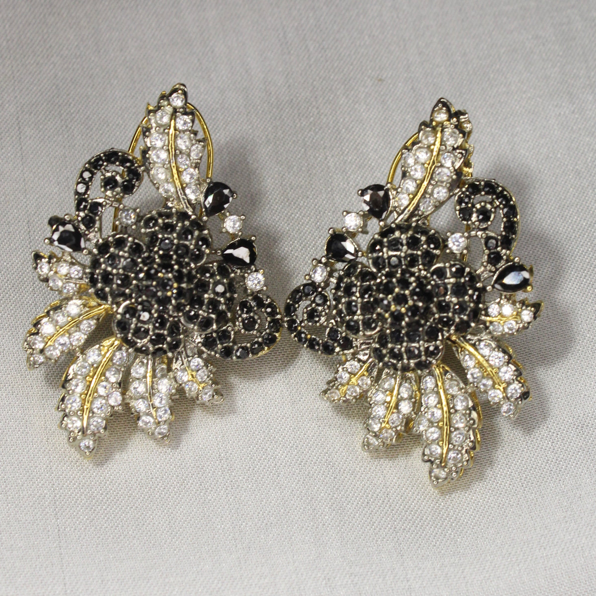 Elmas Clicekler Ear Ring