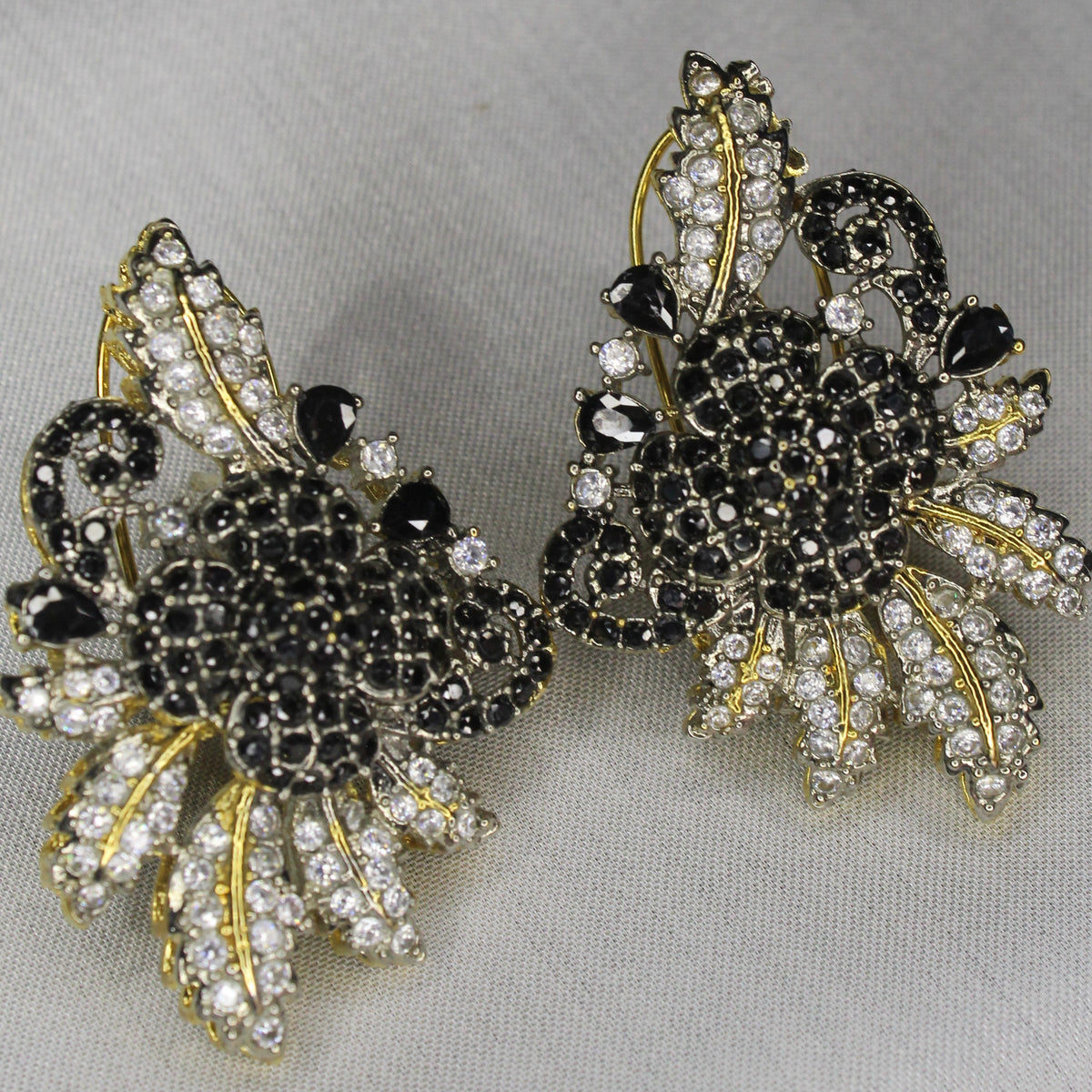 Elmas Clicekler Ear Ring